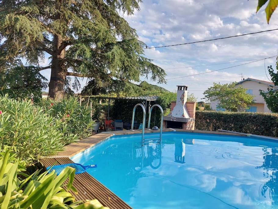 Villa De Charme Avec Piscine Saint-Jory Exteriér fotografie
